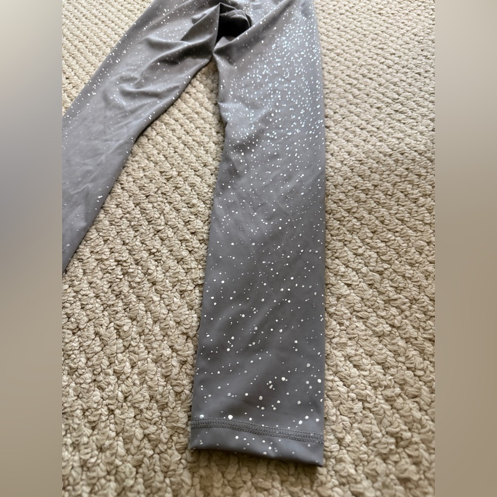 BORN PRIMITIVE  Synergy  Leggings  silver SIZE: XS NWT - Picture 12 of 15